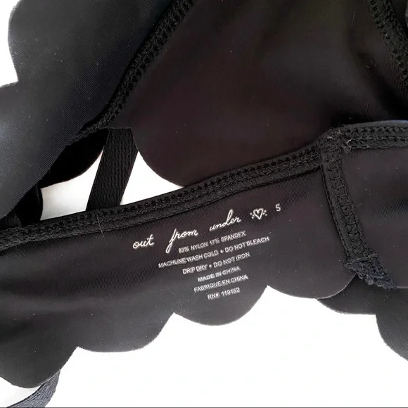 OUT FROM UNDER x URBAN OUTFITTERS Ayden Scallop Triangle Bra - Picture 4 of 6